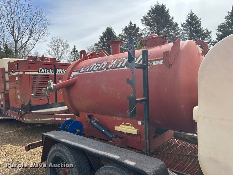 image for item FK0062 2010 Ditch Witch FX30 vacuum excavator