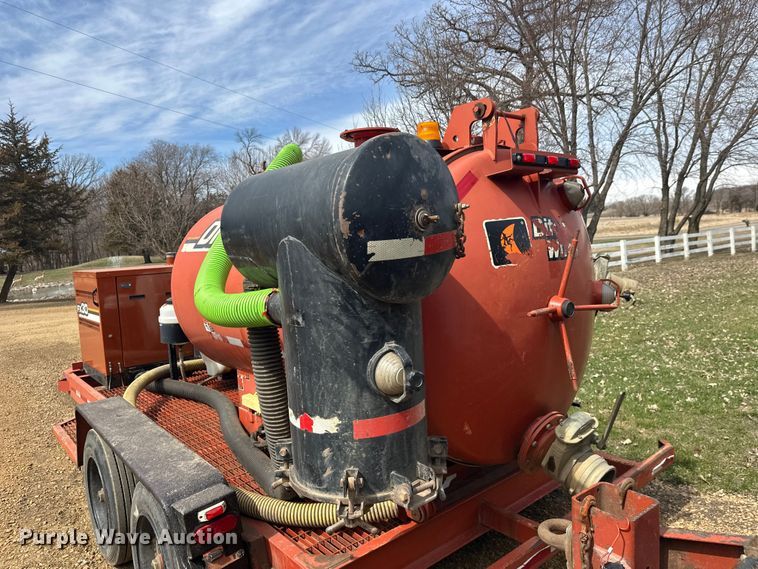 image for item FK0062 2010 Ditch Witch FX30 vacuum excavator