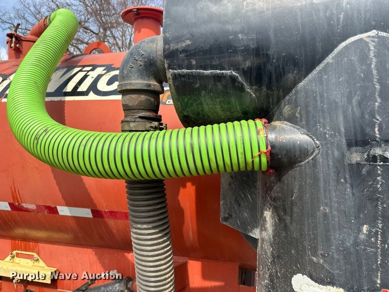 image for item FK0062 2010 Ditch Witch FX30 vacuum excavator