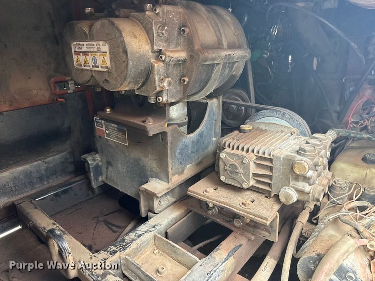 image for item FK0062 2010 Ditch Witch FX30 vacuum excavator