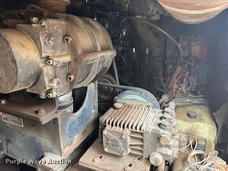 image for item FK0062 2010 Ditch Witch FX30 vacuum excavator