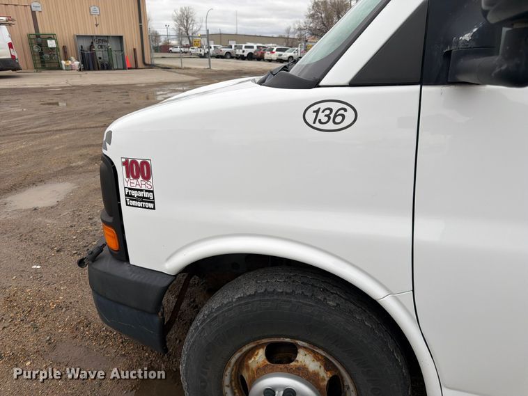 image for item FK0081 2009 Chevrolet Express box truck