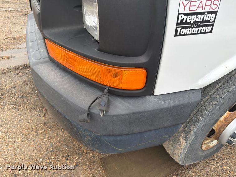 image for item FK0081 2009 Chevrolet Express box truck