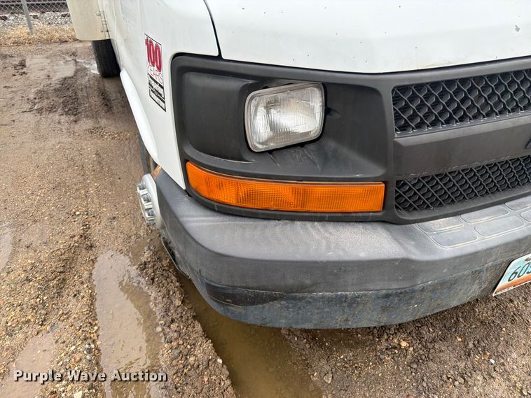 image for item FK0081 2009 Chevrolet Express box truck