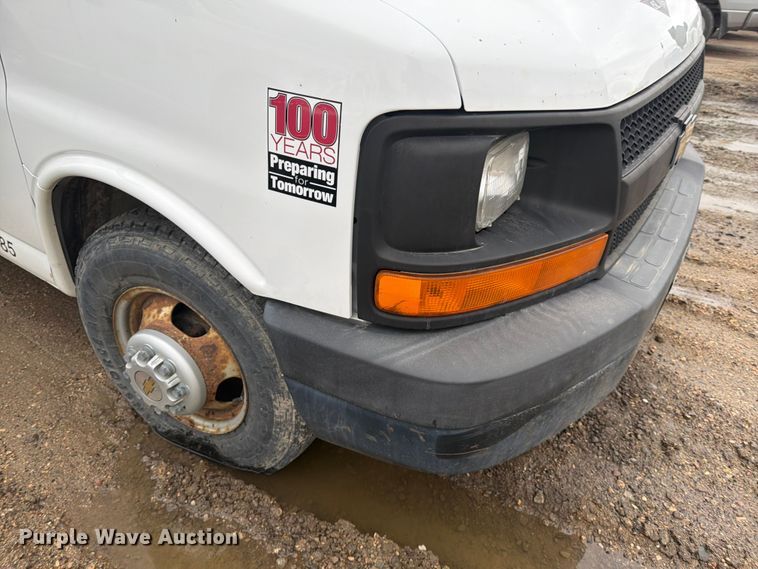 image for item FK0081 2009 Chevrolet Express box truck