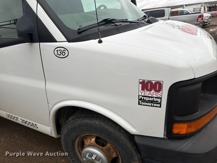 image for item FK0081 2009 Chevrolet Express box truck