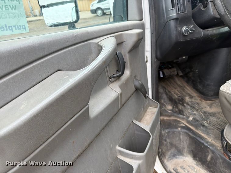 image for item FK0081 2009 Chevrolet Express box truck