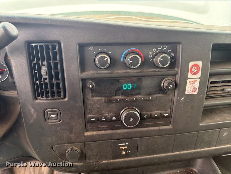 image for item FK0081 2009 Chevrolet Express box truck