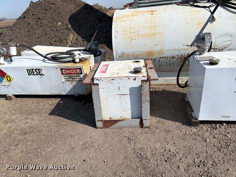 image for item FK0085 (5) fuel tanks