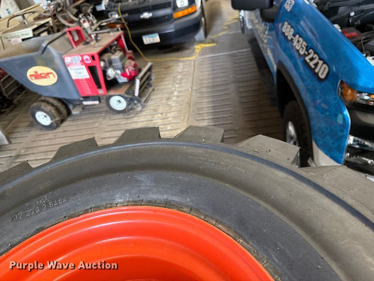 image for item FK0090 (4) Outrigger 33x15.5-16.5 tires and wheels