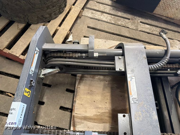 image for item FK0091 Mitsubishi forklift mast