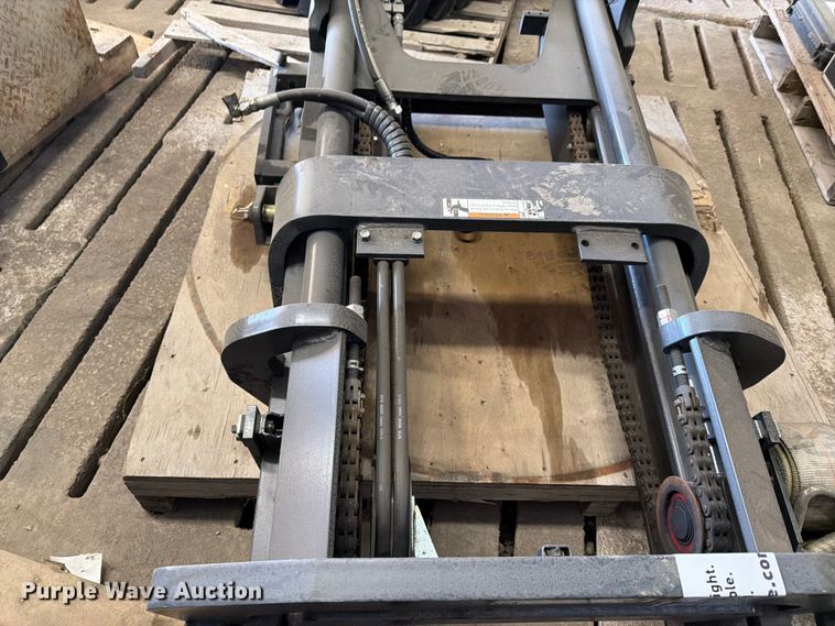 image for item FK0091 Mitsubishi forklift mast