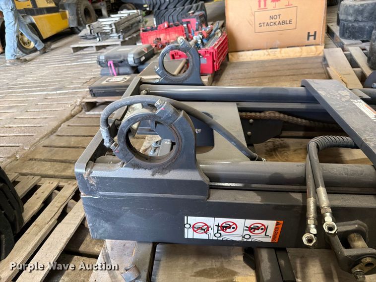 image for item FK0091 Mitsubishi forklift mast