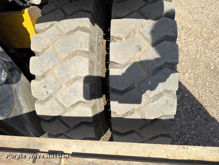 image for item FK0097 Yale GDP11MJNPBV105 forklift