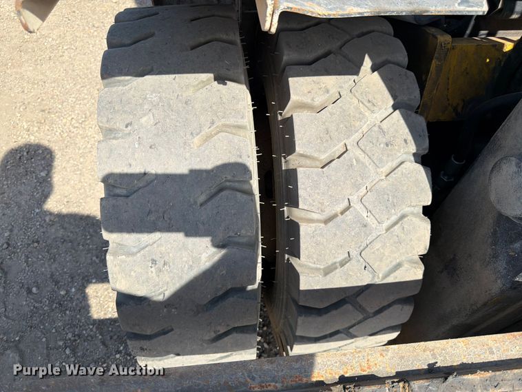image for item FK0097 Yale GDP11MJNPBV105 forklift