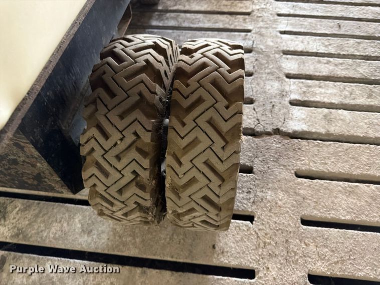 image for item FK0102 Indy IE-B-16 concrete buggy