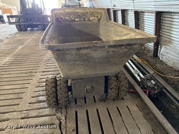 image for item FK0104 Indy IEPB-16 concrete buggy