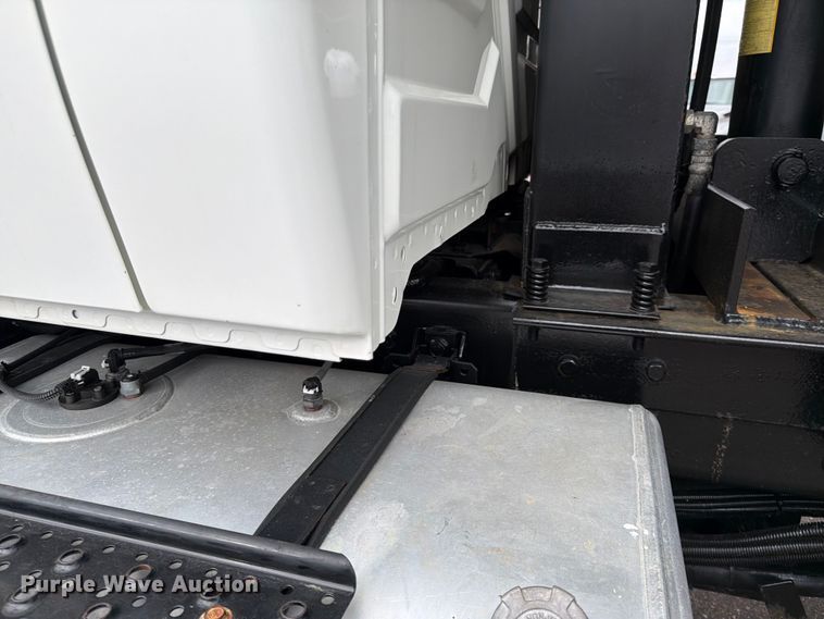 image for item FK0105 2018 International 7400 dump truck