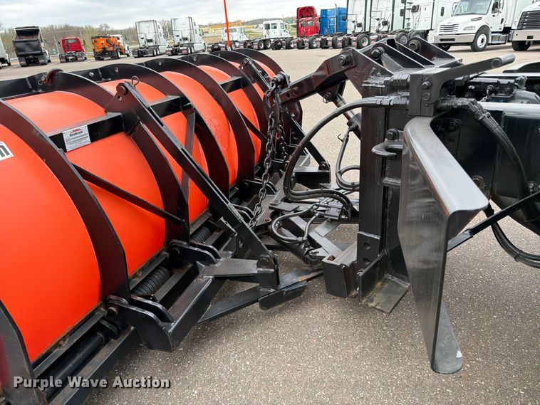 image for item FK0105 2018 International 7400 dump truck