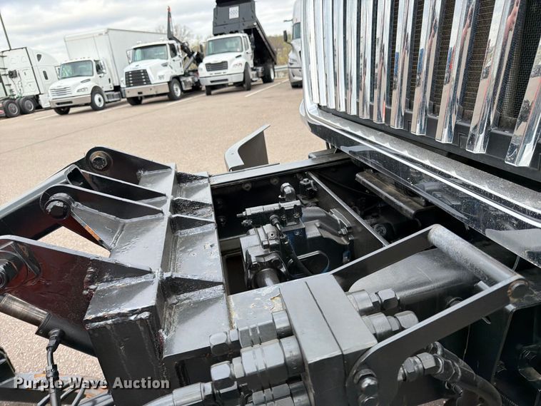 image for item FK0105 2018 International 7400 dump truck