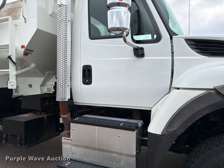 image for item FK0105 2018 International 7400 dump truck