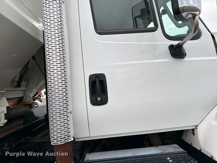 image for item FK0105 2018 International 7400 dump truck