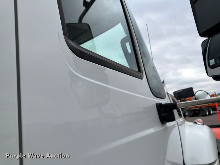 image for item FK0105 2018 International 7400 dump truck