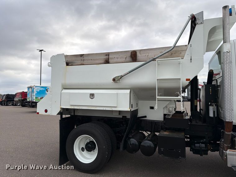 image for item FK0105 2018 International 7400 dump truck