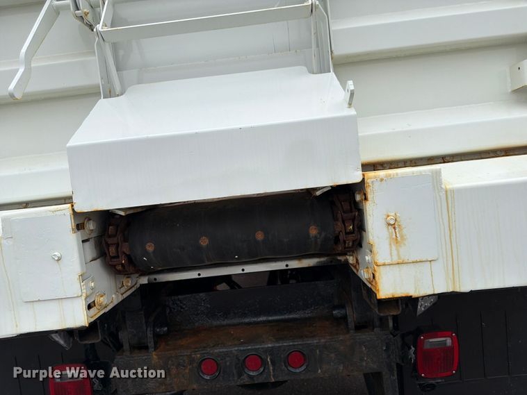 image for item FK0105 2018 International 7400 dump truck