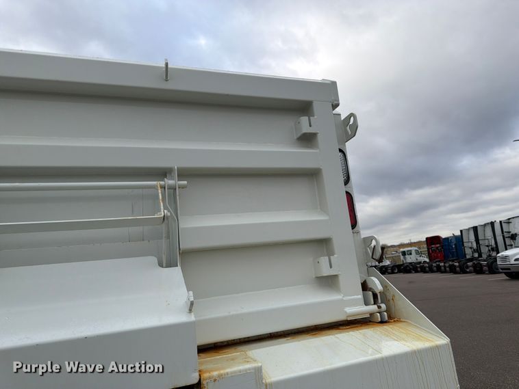 image for item FK0105 2018 International 7400 dump truck