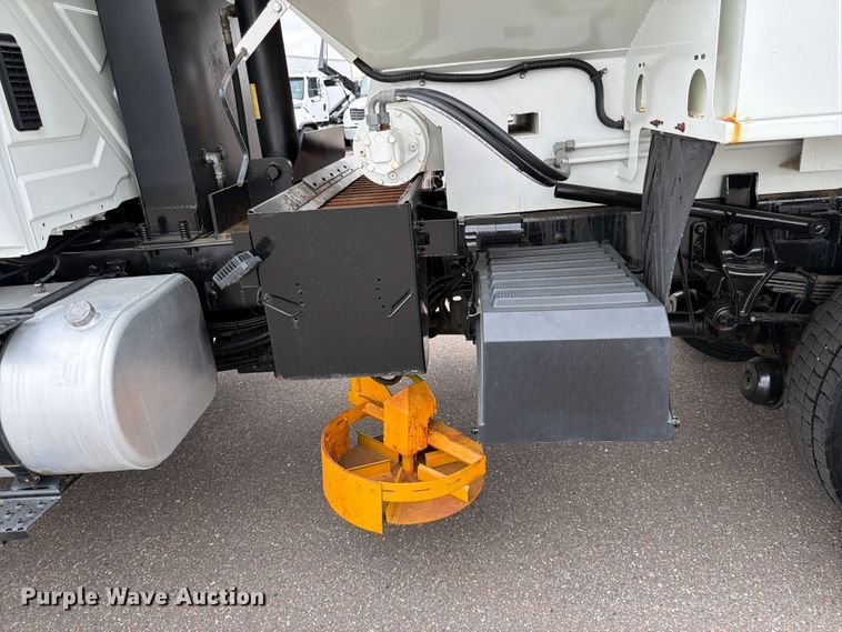 image for item FK0105 2018 International 7400 dump truck