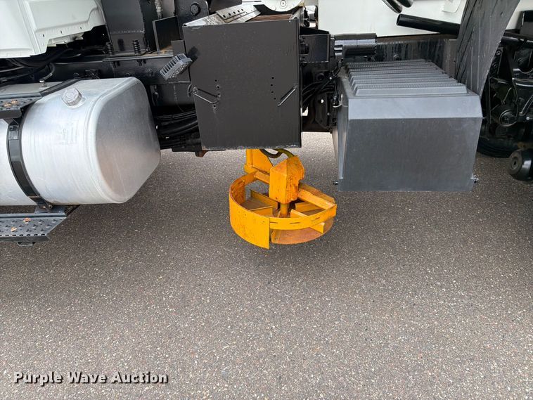 image for item FK0105 2018 International 7400 dump truck