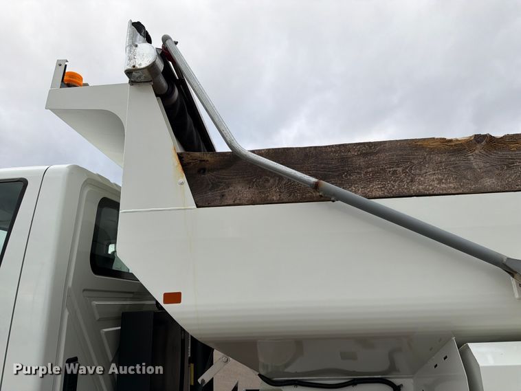 image for item FK0105 2018 International 7400 dump truck