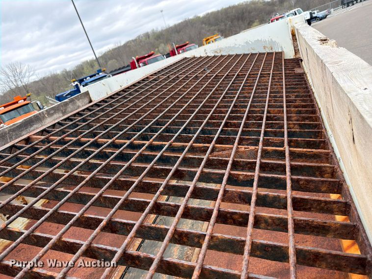 image for item FK0105 2018 International 7400 dump truck