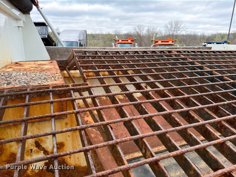 image for item FK0105 2018 International 7400 dump truck