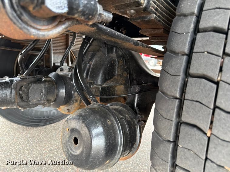 image for item FK0105 2018 International 7400 dump truck