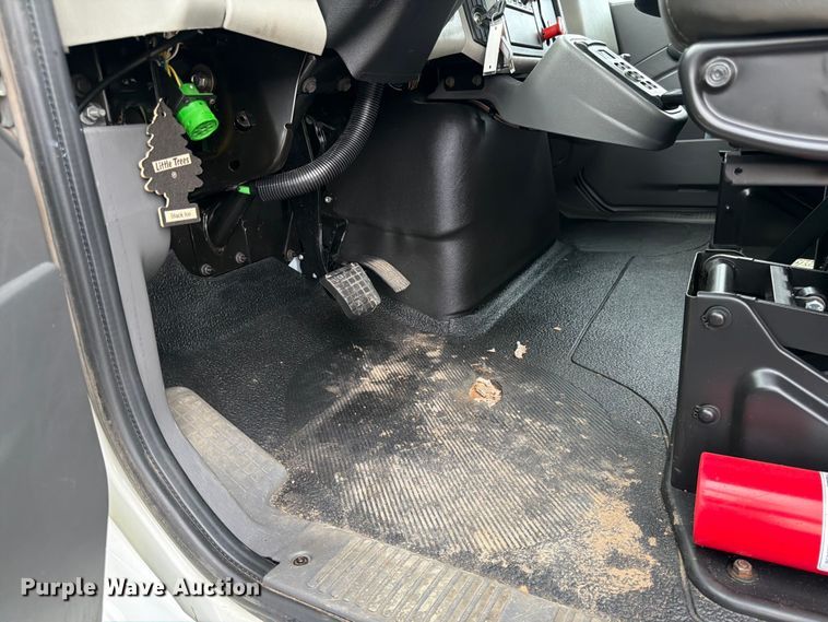 image for item FK0105 2018 International 7400 dump truck