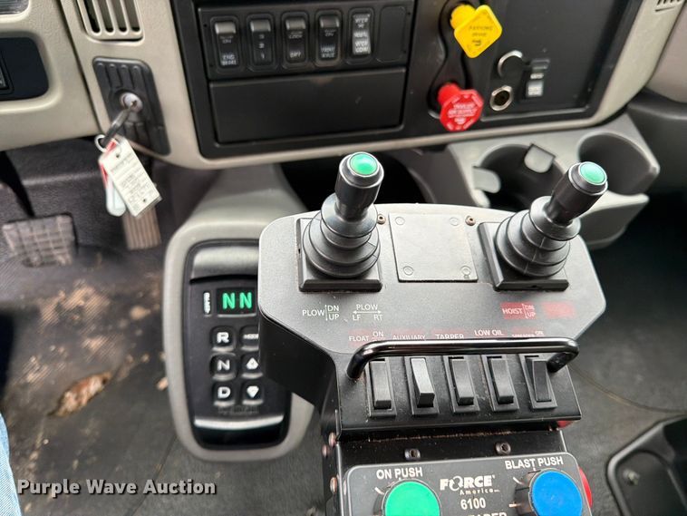 image for item FK0105 2018 International 7400 dump truck