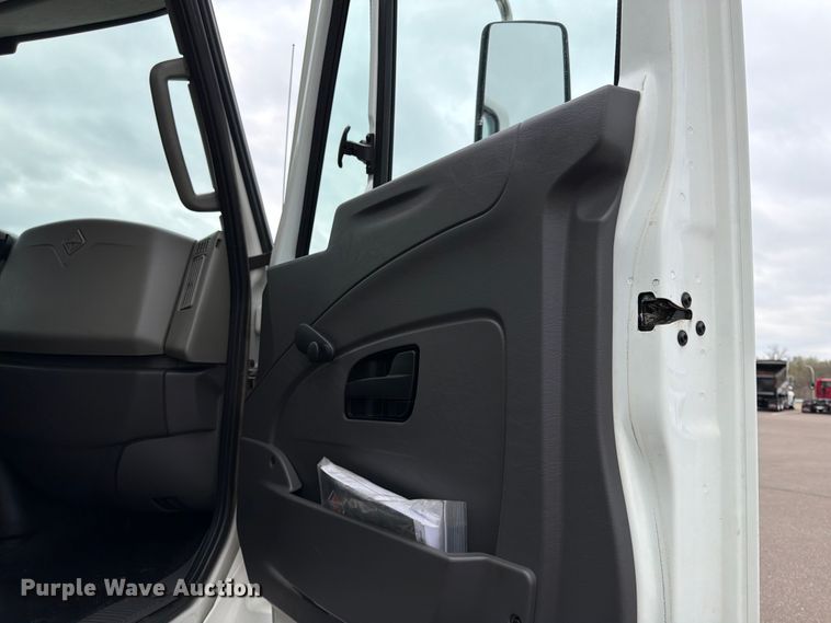 image for item FK0105 2018 International 7400 dump truck