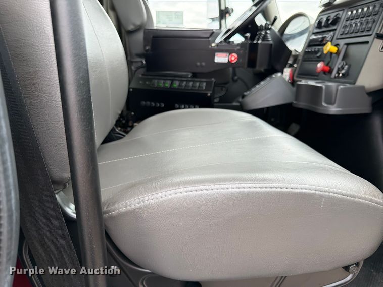 image for item FK0105 2018 International 7400 dump truck