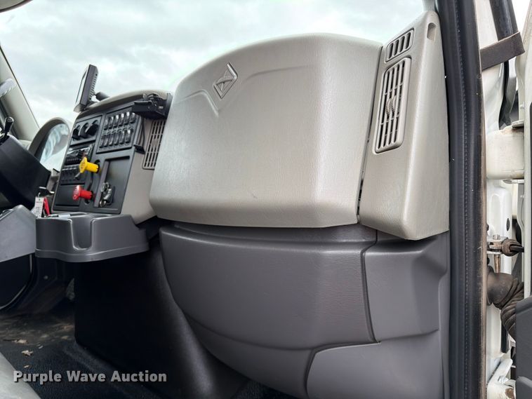 image for item FK0105 2018 International 7400 dump truck