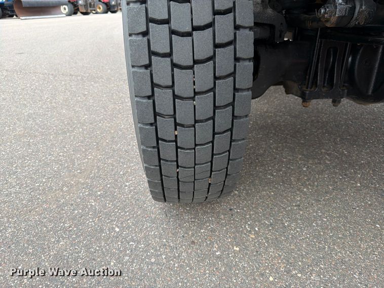 image for item FK0105 2018 International 7400 dump truck