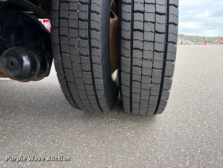 image for item FK0105 2018 International 7400 dump truck