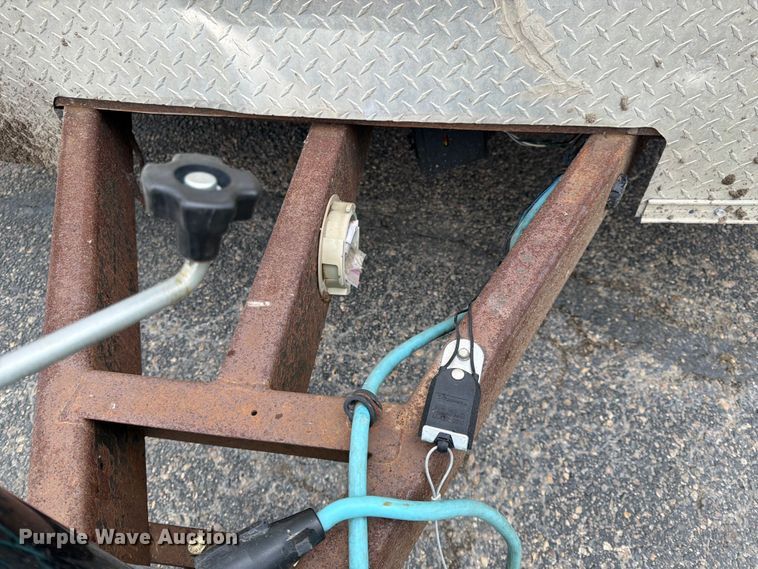 image for item FK0116 2011 United Expressline enclosed cargo trailer