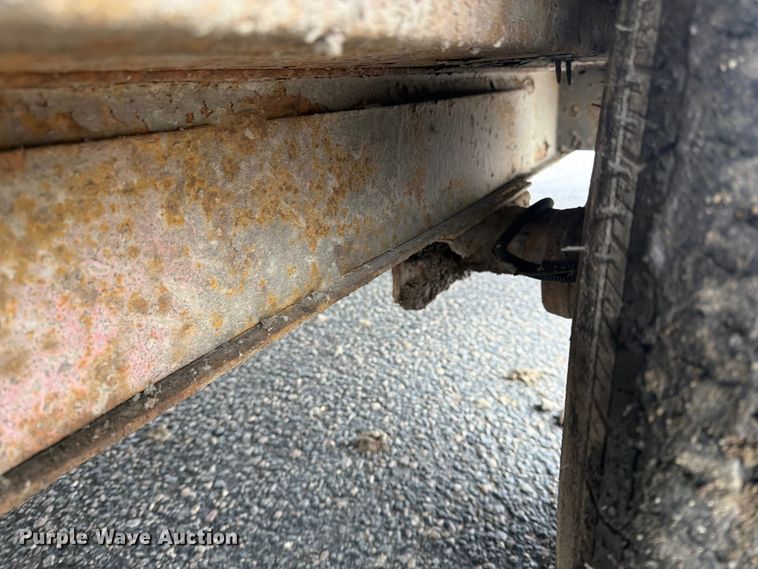 image for item FK0116 2011 United Expressline enclosed cargo trailer