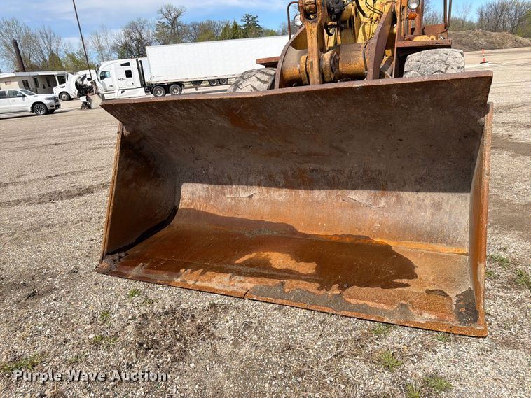 image for item FK0124 1986 Caterpillar 950B wheel loader