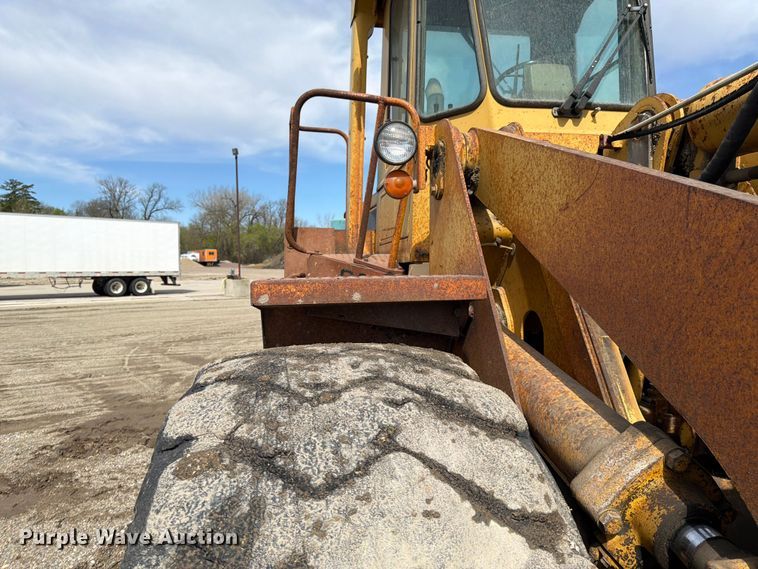 image for item FK0124 1986 Caterpillar 950B wheel loader