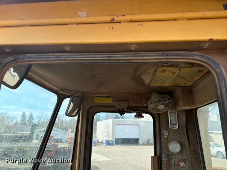 image for item FK0124 1986 Caterpillar 950B wheel loader