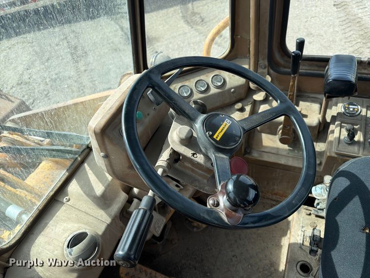 image for item FK0124 1986 Caterpillar 950B wheel loader