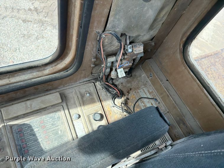 image for item FK0124 1986 Caterpillar 950B wheel loader